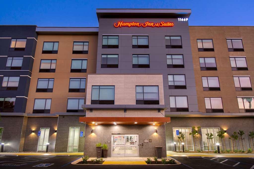 Hampton Inn & Suites Ontario Rancho Cucamonga Exterior foto