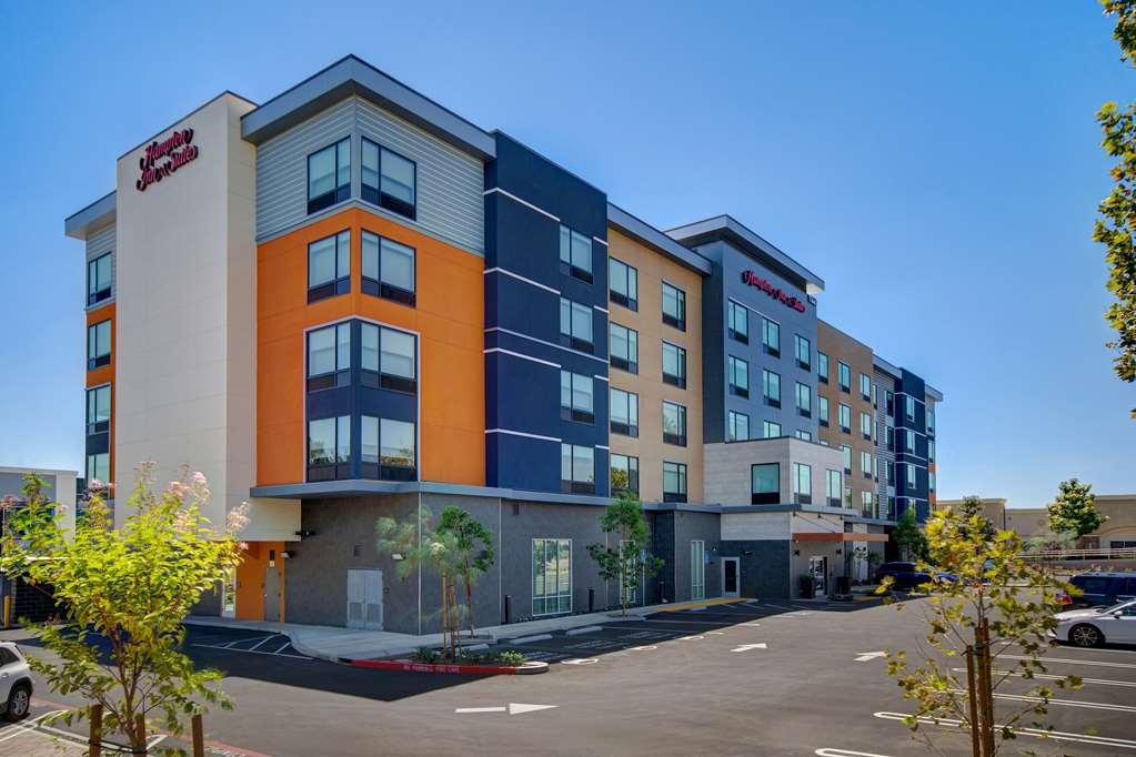 Hampton Inn & Suites Ontario Rancho Cucamonga Exterior foto